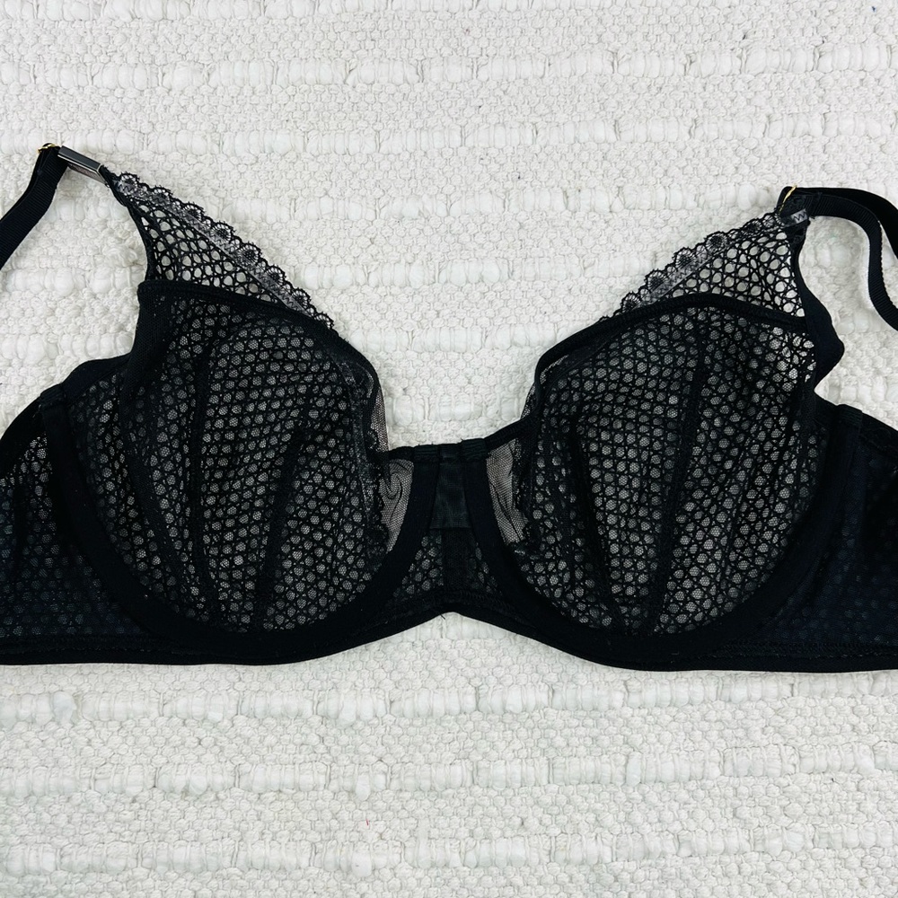 36D/M Victoria’s Secret Fishnet Bra & Cheeky Set - Picture 10 of 13